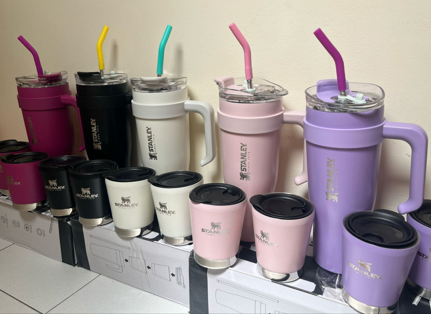 VASO QUENCHER 1.2L + DOS VASOS TERMICOS 230ML/260ML